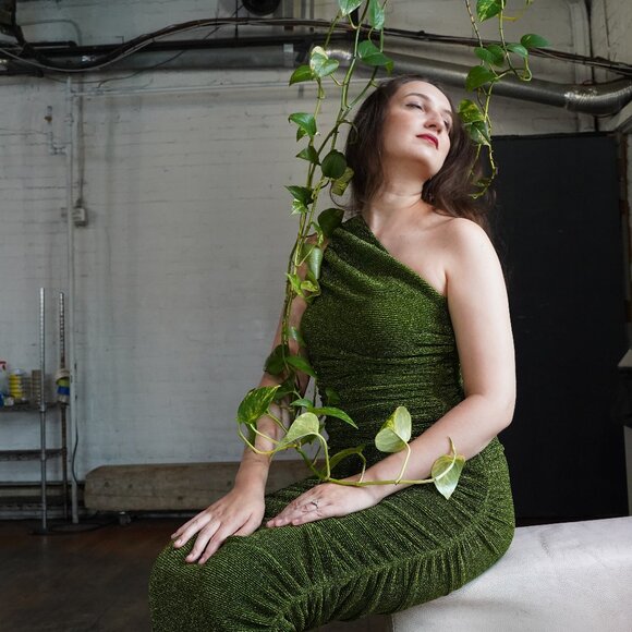 Pretty Little Thing Metallic Green Cold Shoulder Dress Size US 4 - Picture 3 of 5